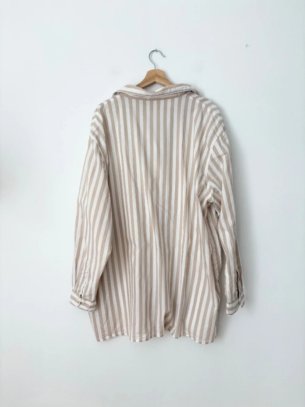 SOLD-Vintage stripe pyjama style button down - Picture 4 of 6